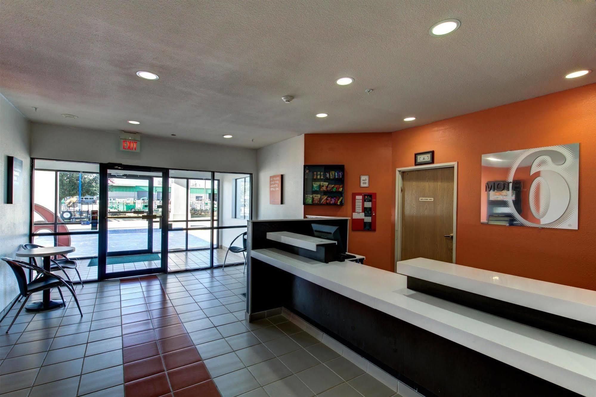 Motel 6 Waco - Woodway Екстер'єр фото