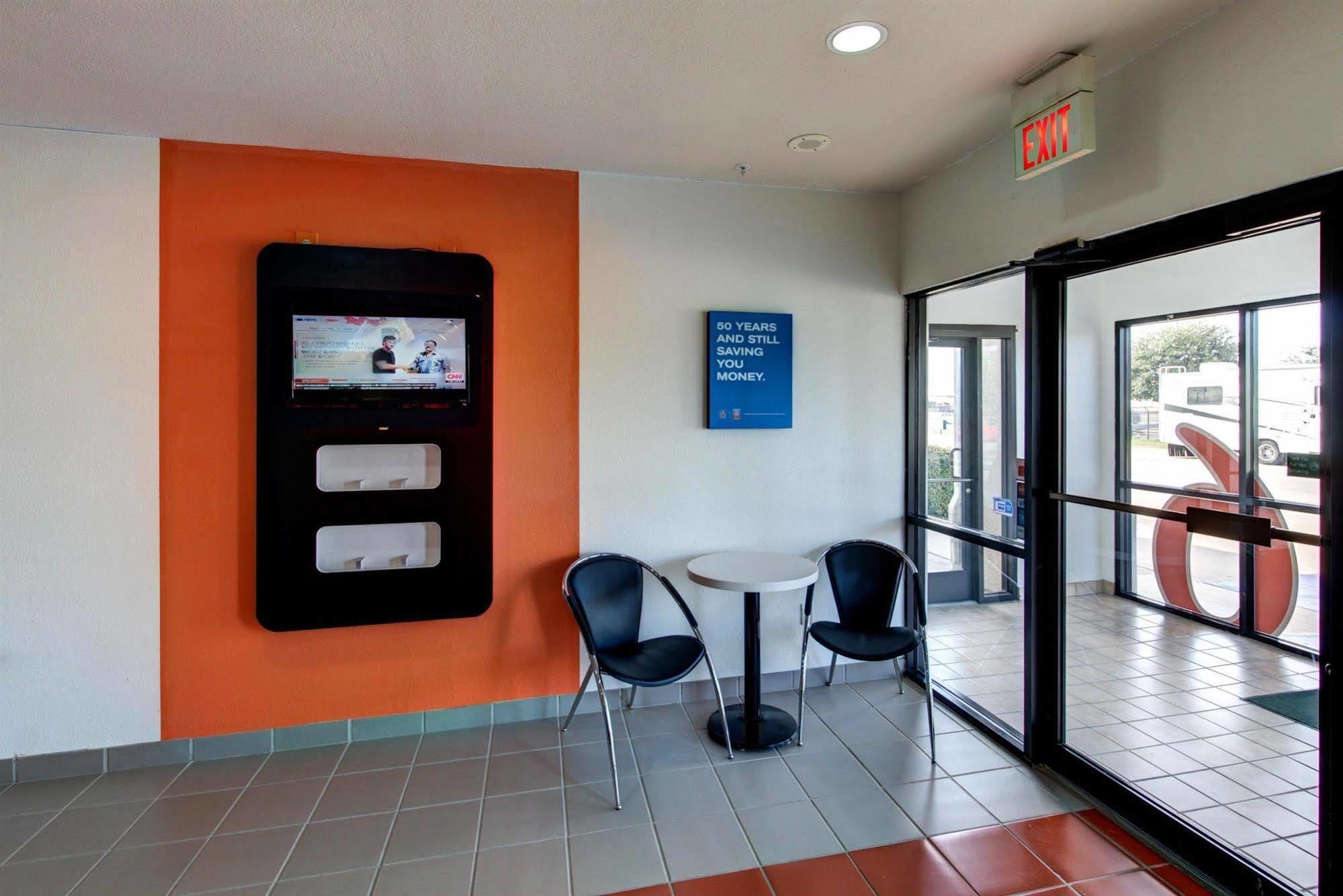 Motel 6 Waco - Woodway Екстер'єр фото
