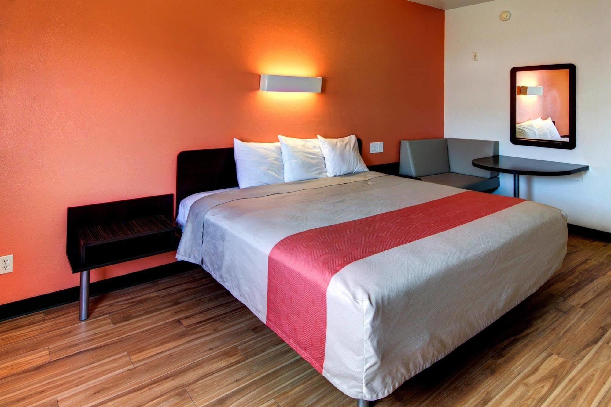Motel 6 Waco - Woodway Екстер'єр фото